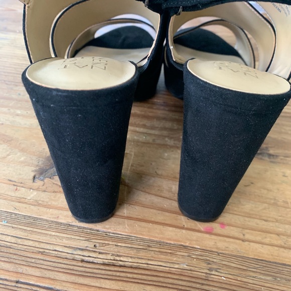 Naturalizer Freema Black Heels - Picture 4 of 6